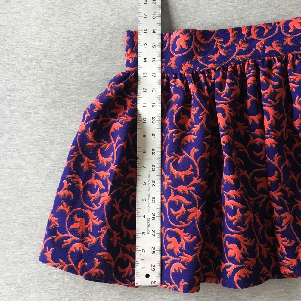 Red+blue leaves vine foliage gathered short skirt